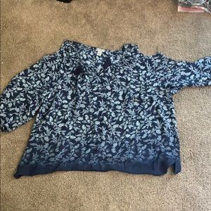 Thus blouse blouse with blue flower patterns